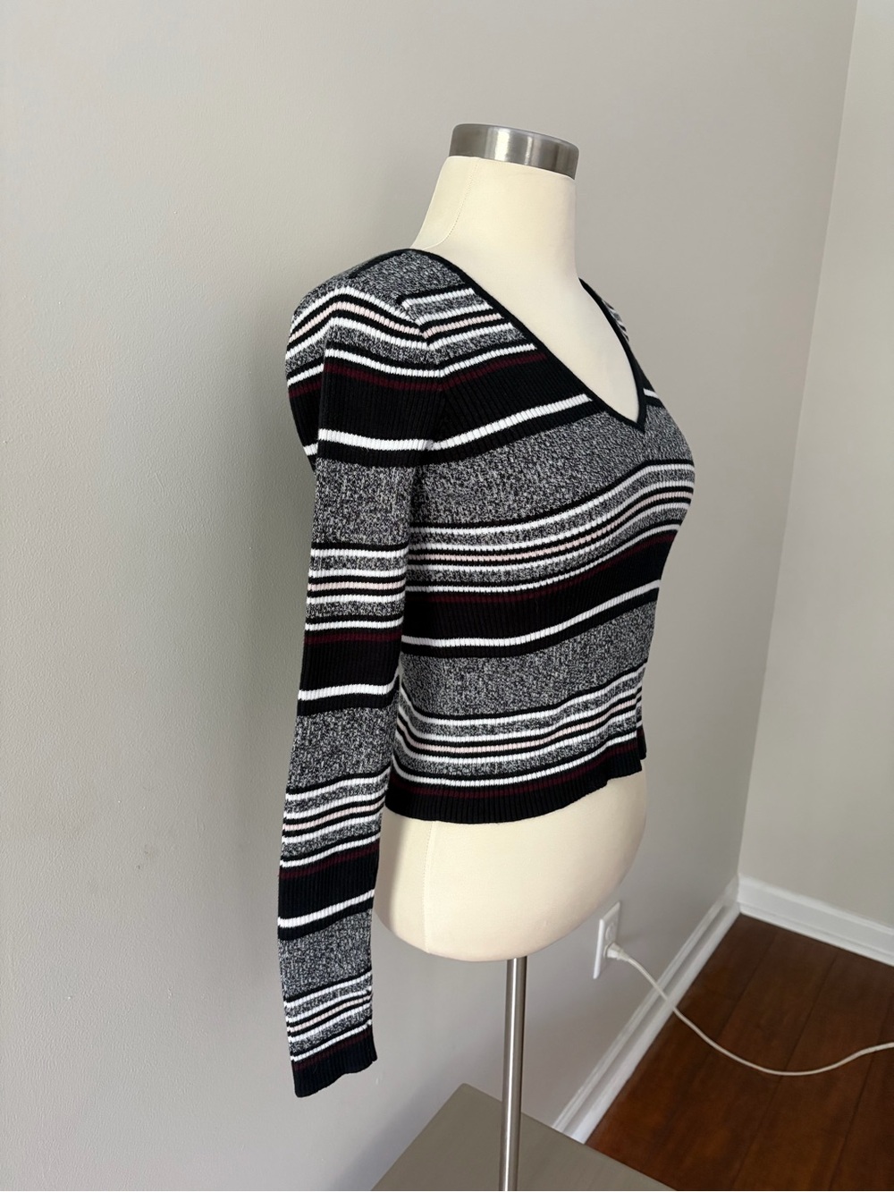 PacSun La Hearts Cropped Striped Back & Front V-Neck Sweater M Retro Style Indie - Picture 7 of 10